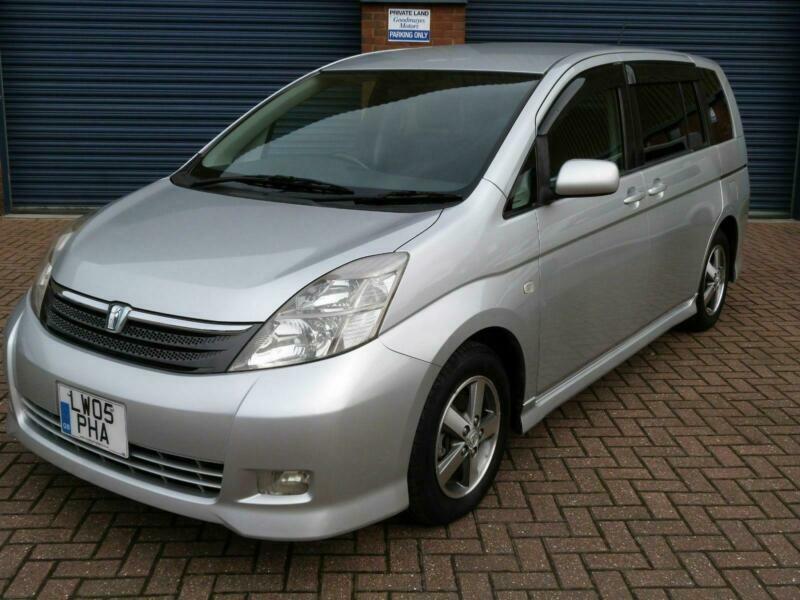 Toyota isis 2005