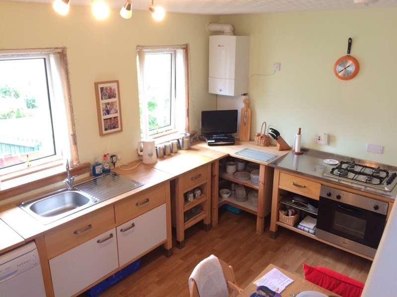 Complete ikea varde kitchen includes oven hob fridge washing machine