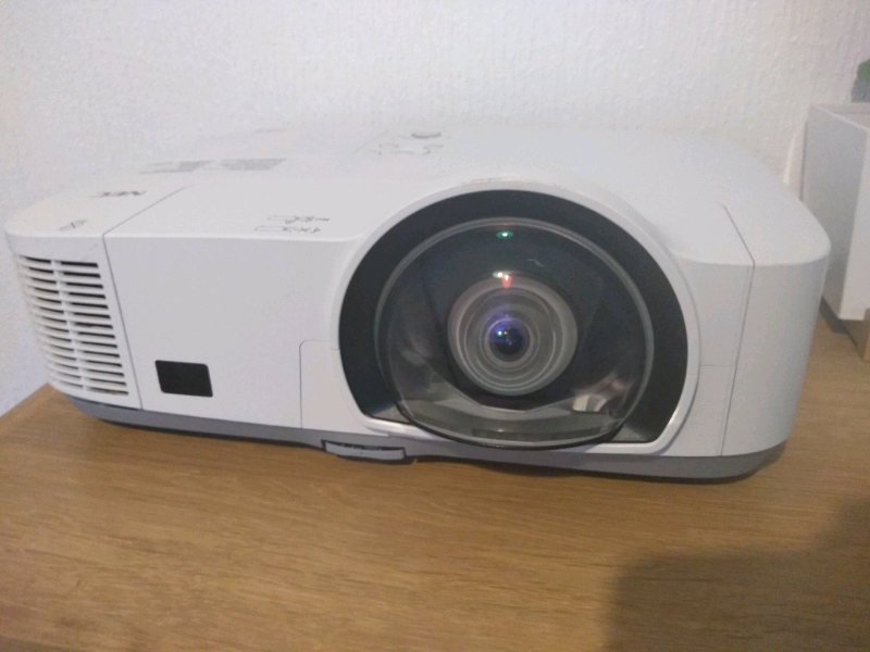 NEC M260XS HDMI Projector 100 hours on lamp Short Throw in West