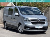 2023 Renault Trafic dCi Blue LL30 Sport Combi Van Diesel Manual