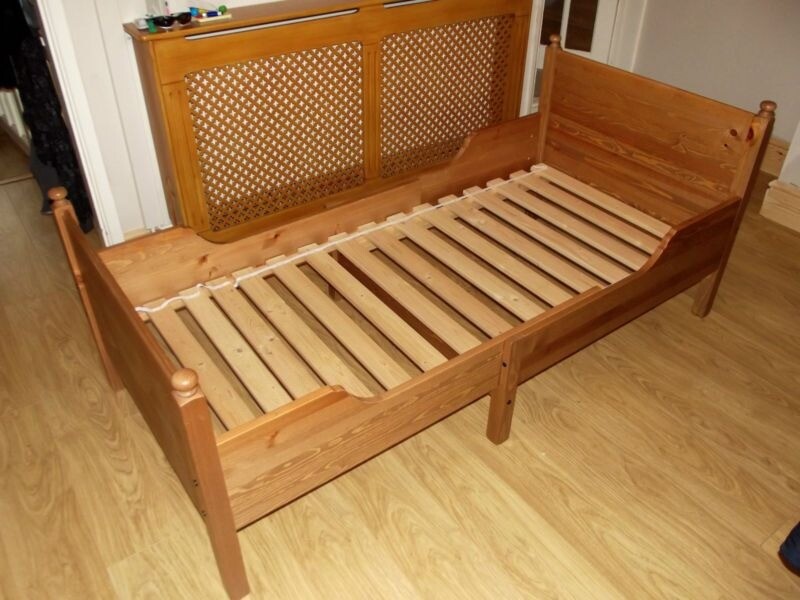 IKEA LEKSVIK extendable bed frame (pine wood) with 3 mattresses. 90 x