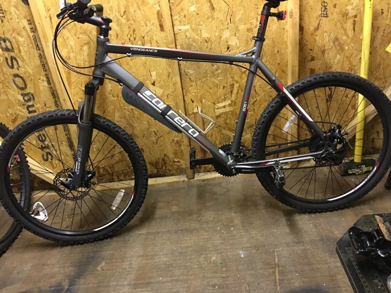 electric frame bike 23 inch vengeance, working disc mudguard, Carrera lights brakes,
