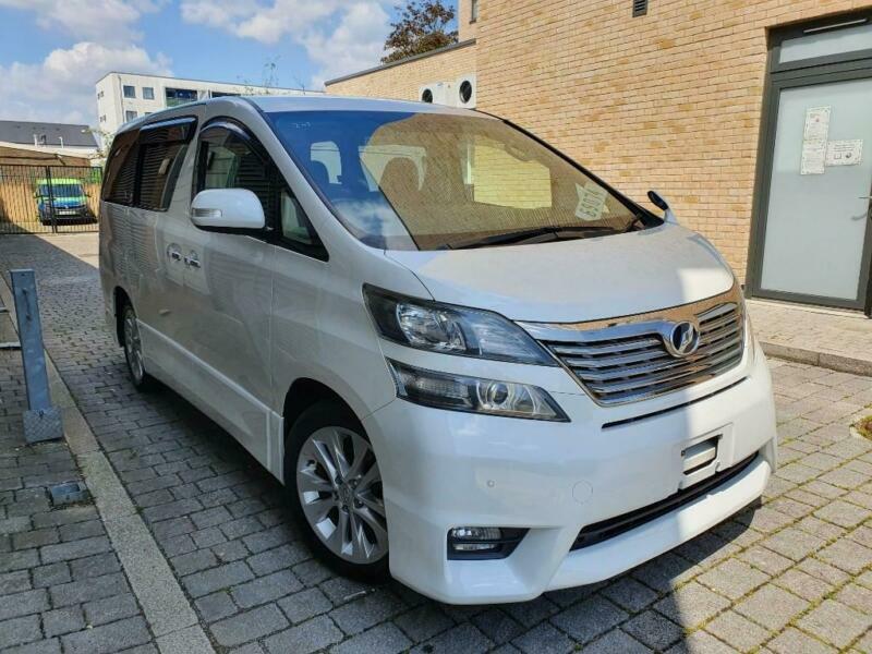 Toyota vellfire 2010