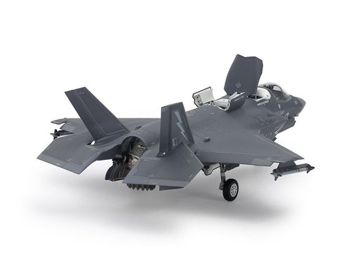 Tamiya 60793 1/72 Scale Model Aircraft Kit Lockheed Martin F-35B Lightning II