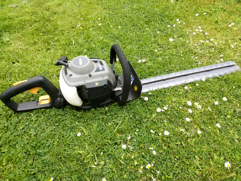 Titan TTL 531 HDC Petrol Hedge Trimmer in Borrowstounness, Falkirk