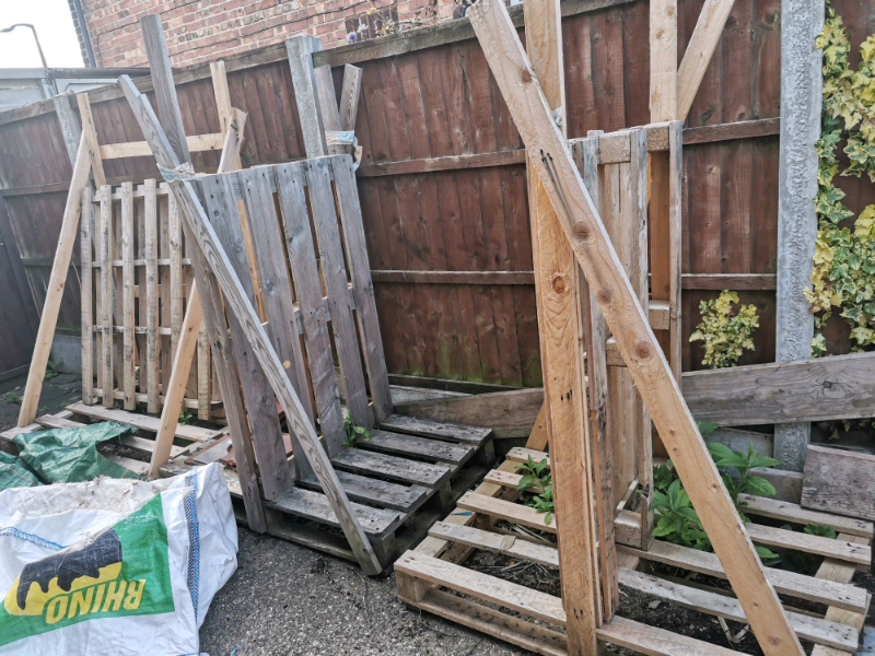 FREE Wooden pallets | in Carlton, Nottinghamshire | Gumtree