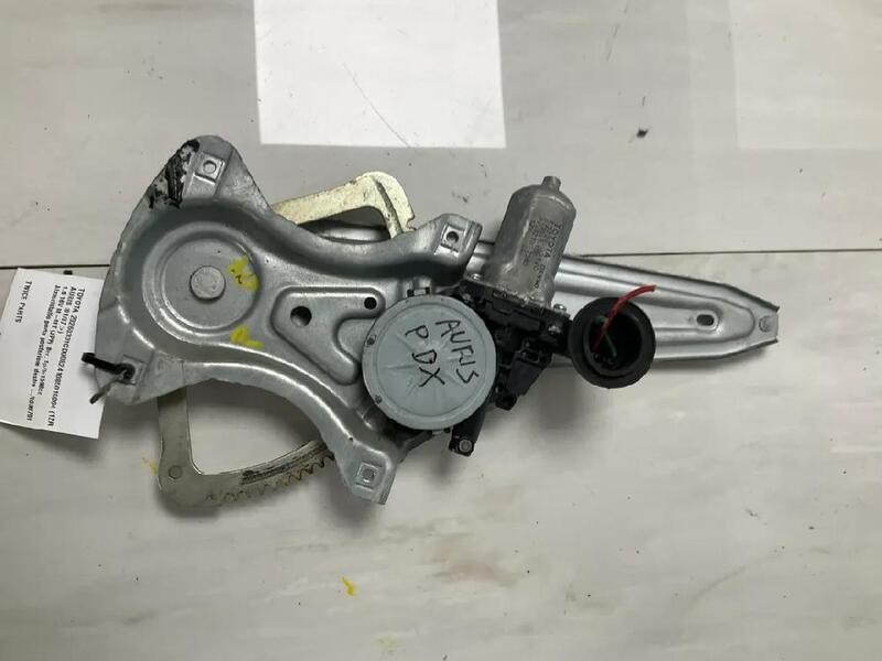 ALZACRISTALLO PORTA POSTERIORE DESTRO TOYOTA AURIS (01/07>) 1.6 16V M-MT (JPP)