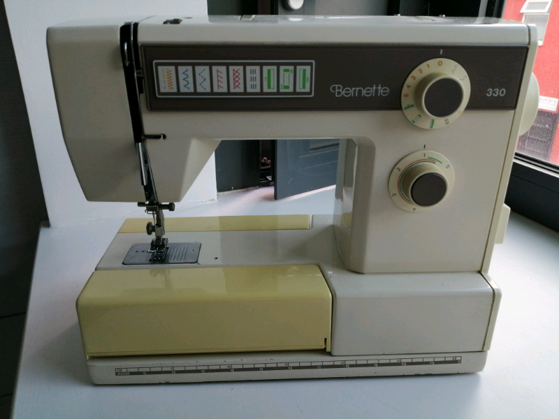 Working Vintage Bernina 330 Sewing Machine in Notting Hill