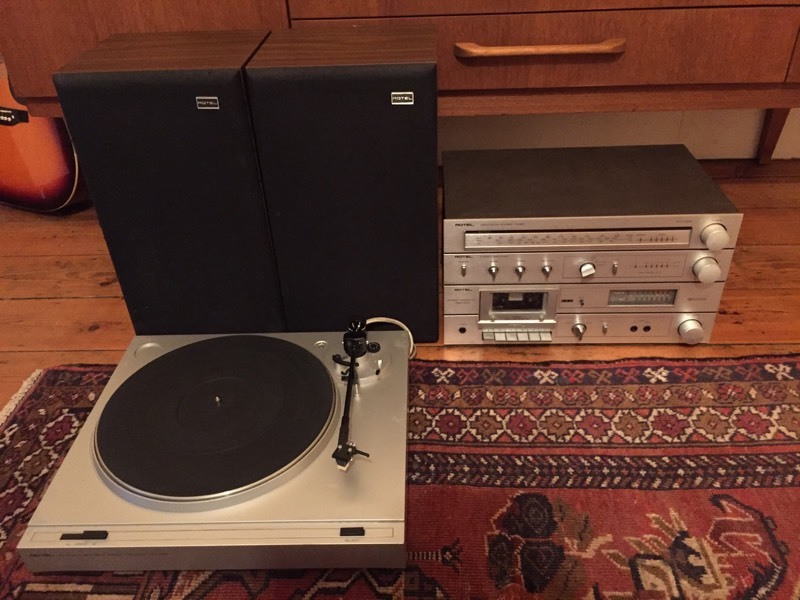 ROTEL HI FI SETUP TURNTABLE VINYL RECORD PLAYER AMP SPEAKERS in