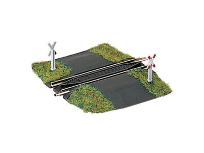 Unbeschrankter Bahnübergang 555 mm Spur N