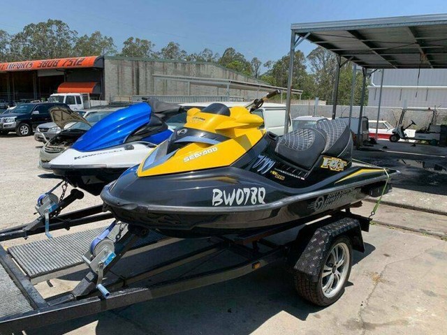 TWIN CUSTOM JET SKI'S ON TRAILER *** FINANCE AVAILABLE *** | Jet Skis