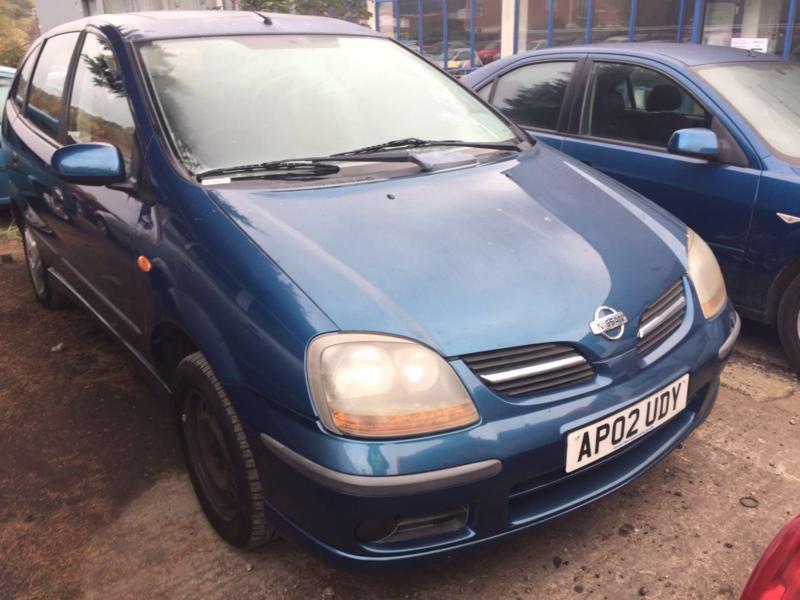 Nissan tino 2002