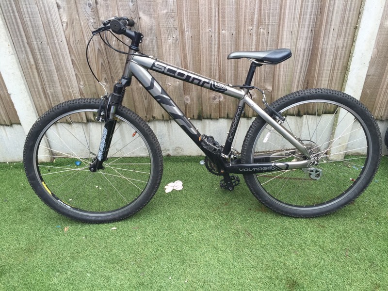 SCOTT VOLTAGE YZ2 MOUNTAIN BIKE PEDAL BIKE in Bury, Manchester Gumtree