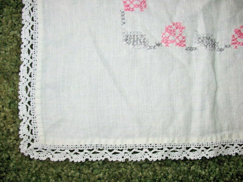 VINTAGE PINK & GRAY FLORAL CROSSTITCH LINEN SQUARE TABLE TOPPER  32