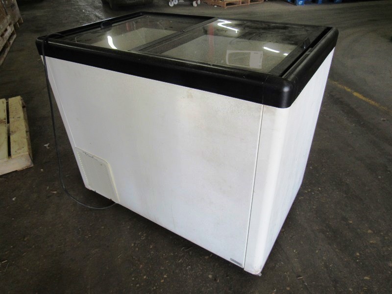 True Mdl. THF-41FL Horizontal Spot Freezer