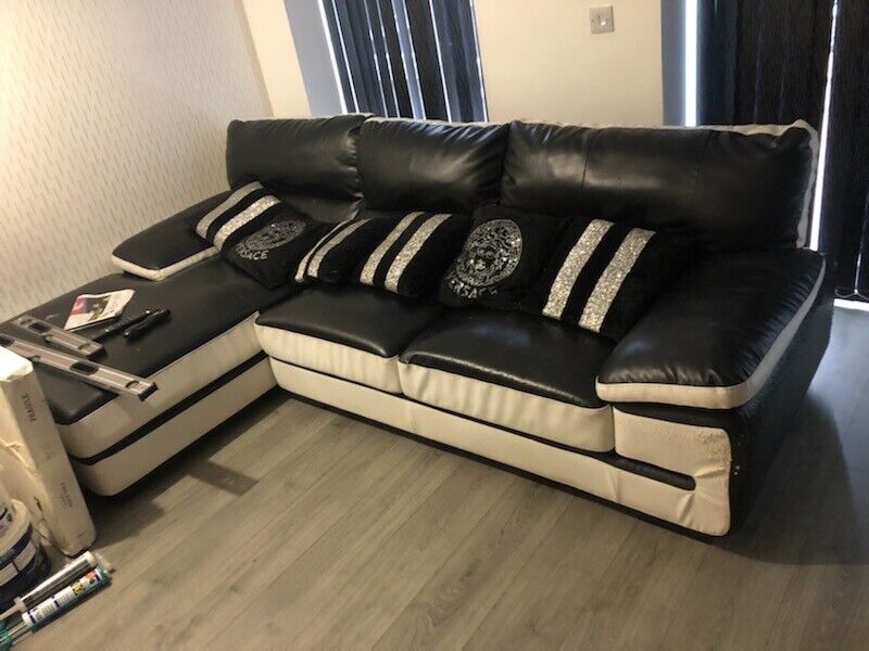Black and white leather corner sofa in Meadows, Nottinghamshire Gumtree