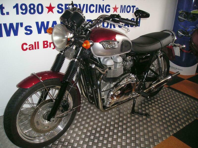 TRIUMPH BONNEVILLE BIG BORE KIT FITTED 902 CC in Church Stretton