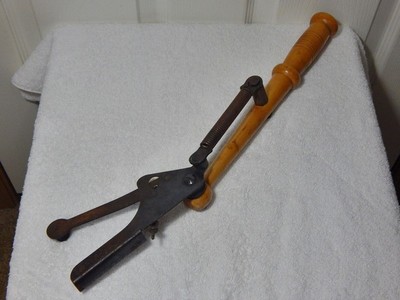 Vintage LM Dickson clay pigeon skeet target shooting hand thrower wood handle