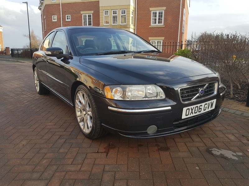 Volvo s60 black