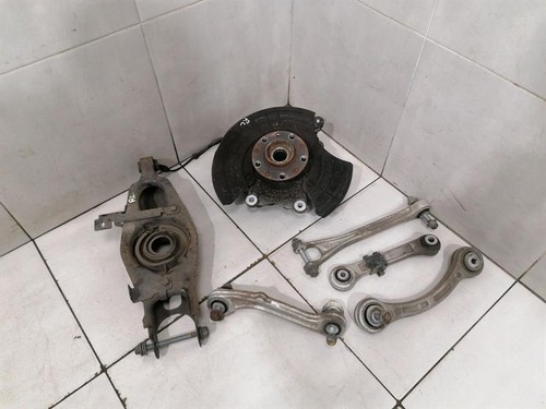 MASERATI QUATTROPORTE VI M156 Left Rear Hub 670035980 Radlagergehäuse Hinten Li