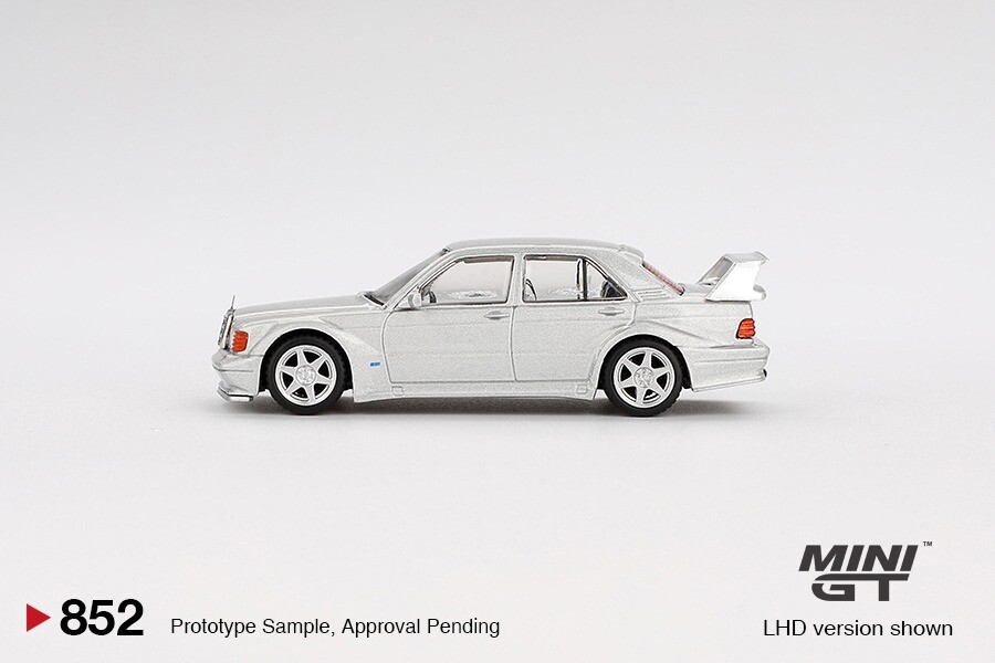 ミニチャンプス Mercedes 190E 2.5-16 Edition 2 Mercedes-Benz 190E 2.5 16 EVO2 Homologation in Black 1:43
