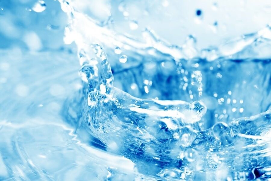 Pure Deionised water for Window Cleaning, fish tanks, etc