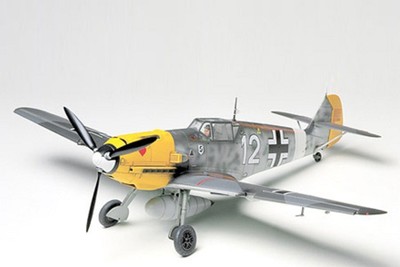 Tamiya 1/48 Messerschmitt Bf109E-4/7 Tropical Plastic Kit TAM61063