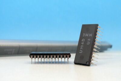 2 x U706D DDR RFT MME Thyristor Phase Single Control IC  DIP24 NEW ORIGINAL