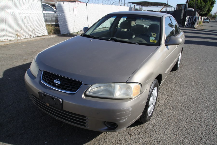 2001 Nissan Sentra GXE Automatic 4 Cylinder NO RESERVE 2001 Nissan Sentra GXE Automatic 4 Cylinder NO RESERVE