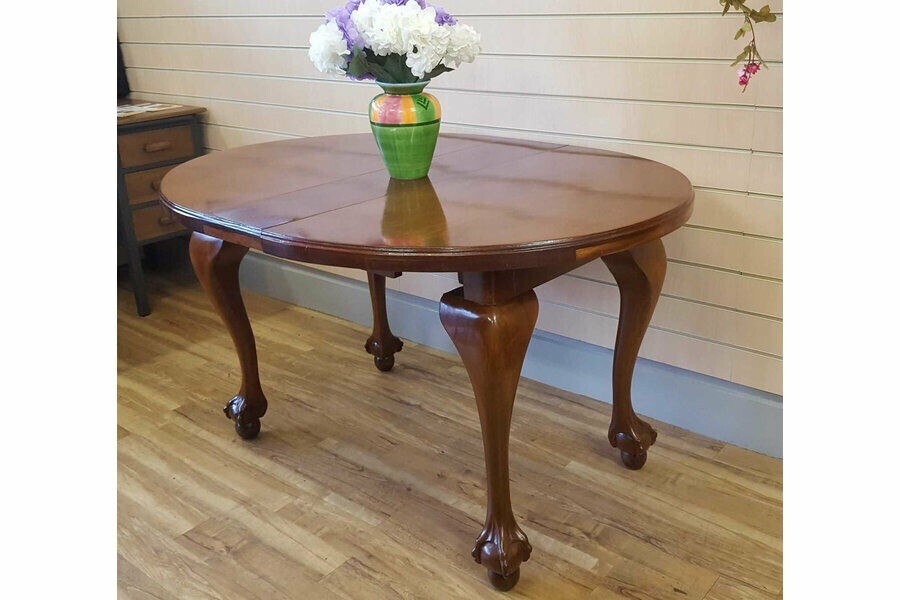Stunning Victorian Antique Vintage Ball & Claw Foot Dining Extending