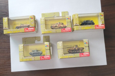 A9894 Lot of 5 Classic Armor M18 Hellcat, Panther, SDKFZ, Kingtiger, M7 Priest