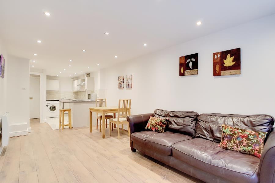 1 Bedroom Flat In St James Court Bethnal Green E2 In Bethnal Green London Gumtree