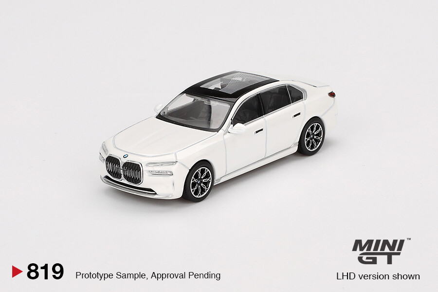In Stock) Mini GT #819 BMW i7 xDrive60 Mineral White RHD