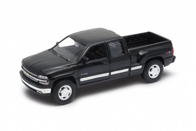 Chevrolet Silverado Tuning 1999 in Black 1:24 scale by Welly 22076K