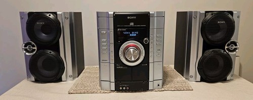 パイオニア　スタイリッシュ CD/MINI COMPONENT SYSTEM ￼ **FOR PARTS** Vintage Sharp CD-C422 Mini Component System