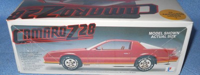 MPC Camaro Z28-Molded in Red 1/25  1-0814 USA 1982-FS Model Car Swap Meet