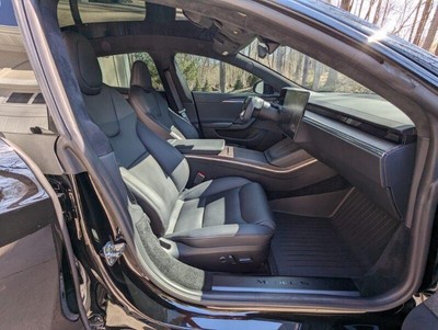 image 3 of interior
