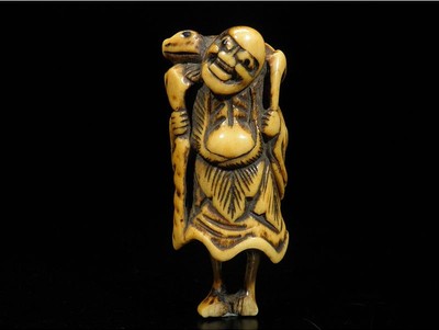 Beautiful  Toad Immortal  or  Gama Sennin  Old Netsuke Sagemono Stag Antler 3