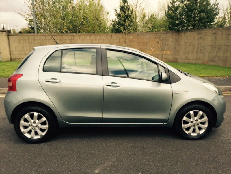 2007 07 TOYOTA YARIS 1.4 D4D ZINC 5 DOOR IN SILVER **LOW MILEAGE