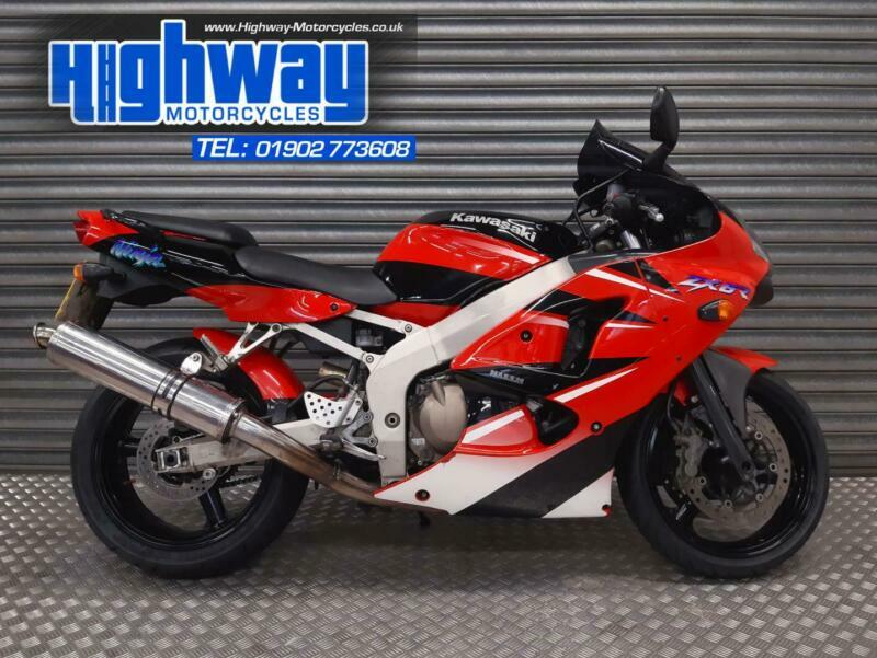 Kawasaki ZX6R Ninja 2000 Model Good Condition 12 Months MOT in