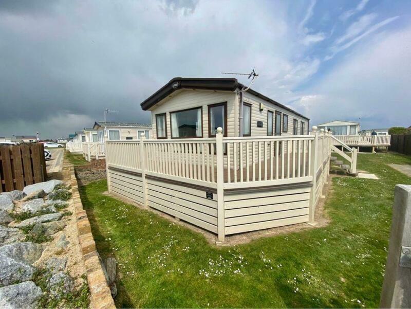 Stunning Seaview Holiday Home For Sale On The South Coast in Selsey