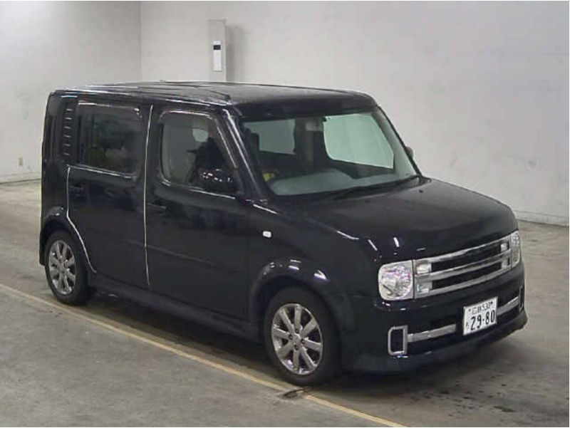 Nissan cube rider