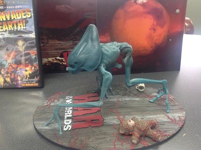 FACTORY ASSEMBLED WAR OF THE WORLDS ALIEN CREATURE ORSON WELLES MARTIAN INVASION