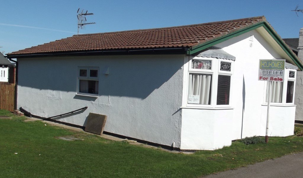2 Bedroom Detached Chalet Holiday home for sale South Shore Holiday Village nr Bridlington (1272