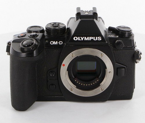 OLYMPUS OM-D E-M1 本体と付属品 Amazon | OLYMPUS ミラーレス一眼 OM-D M1 ボディ ブラック 防塵