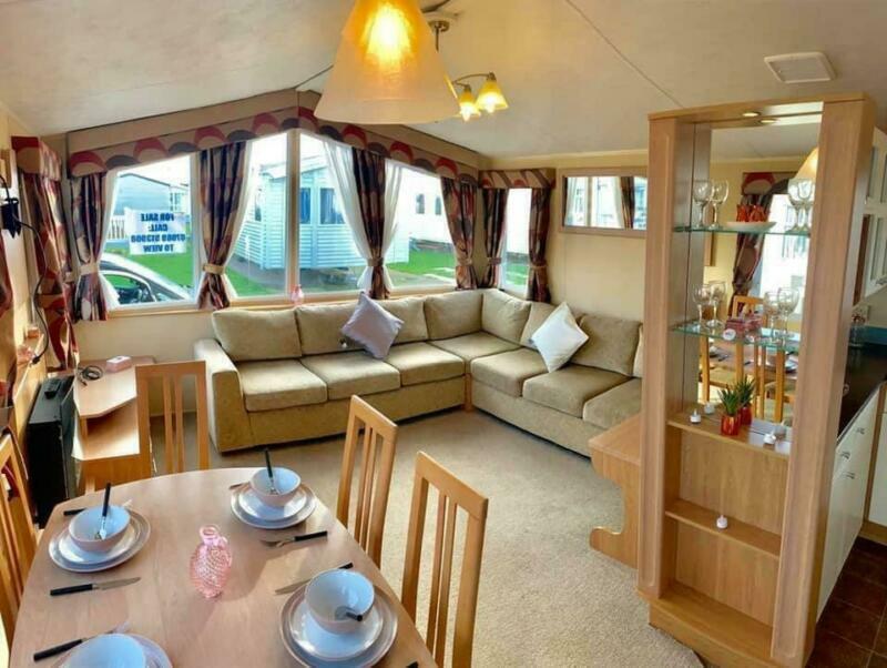 CHEAP STATIC CARAVAN FOR SALE LYONS WINKUPS / NORTH WALES / TOWYN