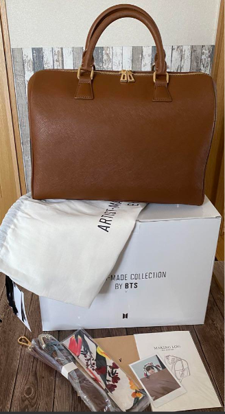 防弾少年団(BTS) - ※近日中に取り下げ予定　V  MUTE BOSTON BAG、BROOCH2点 Buy V] Mute Boston Bag [BTS Artist-Made Collection] | Oppa Store