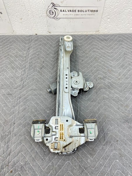2012-2016 CHEVY CRUZE RIGHT REAR WINDOW REGULATOR / MOTOR ASSEMBLY OEM 8-130