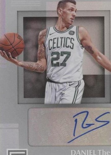 2017-18 Panini Status - Daniel Theis #SG-DTH
