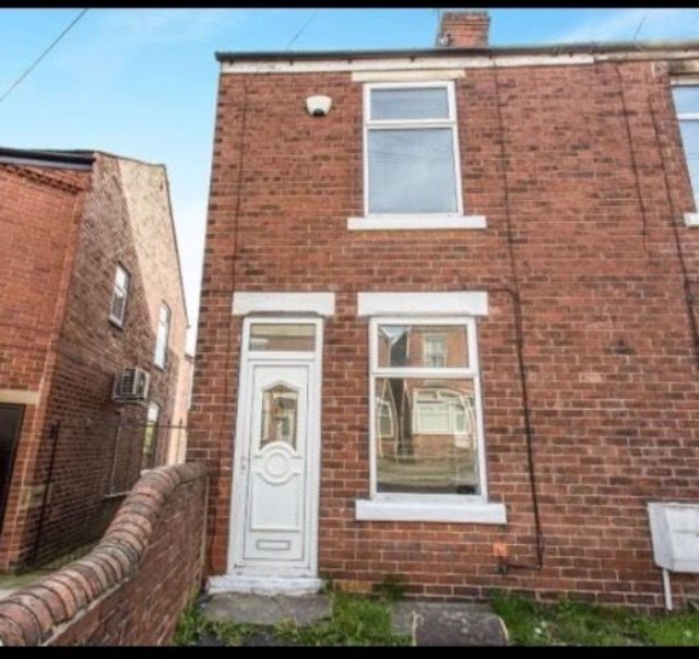 2 Bedroom End Terrace, Derby Road Chesterfield in Sheffield, South
